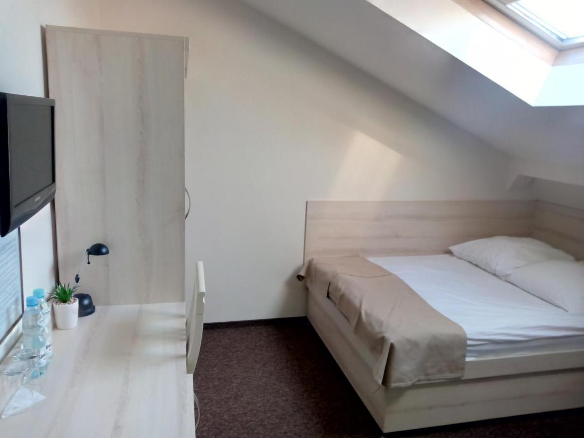Hotel Jester Vratislav Exteriér fotografie